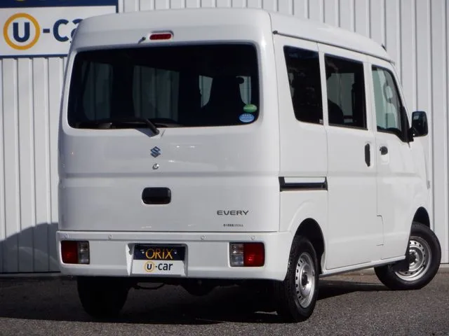 エブリイバン（スズキ）の車両写真