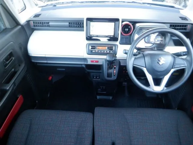 スペーシア 4WD(スズキ)の車両写真