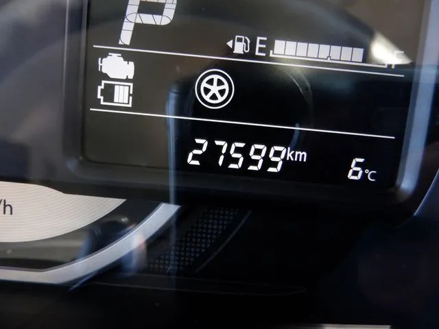 スペーシア 4WD(スズキ)の車両写真