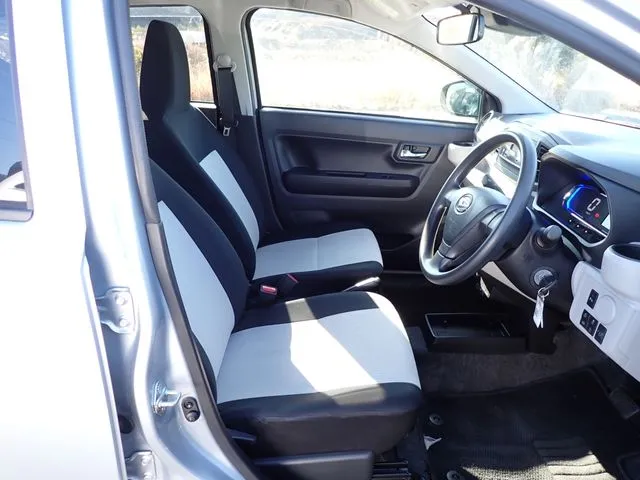 ミラ イース(ダイハツ)の車両写真