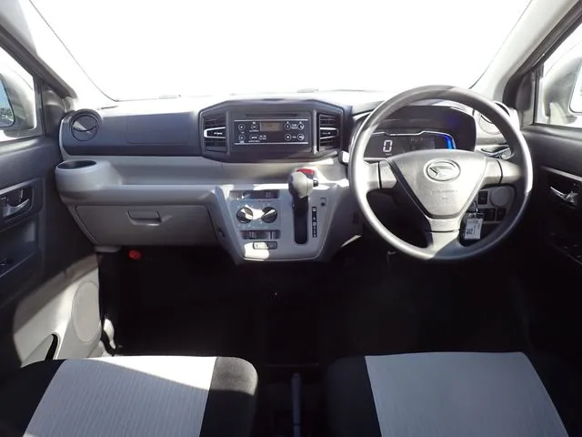 ミラ イース(ダイハツ)の車両写真