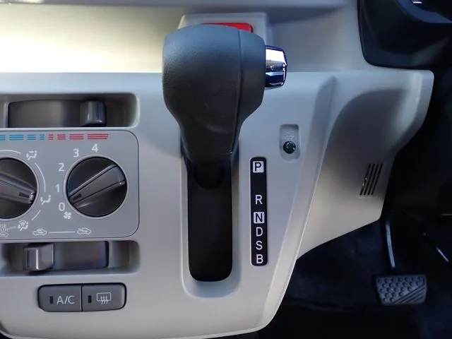 ミラ イース(ダイハツ)の車両写真