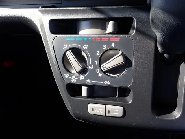 ダイハツ　ミラ　イース