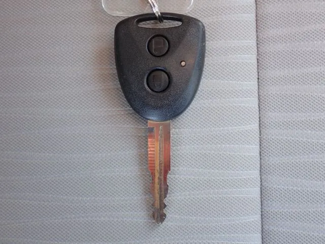 ダイハツ　ミラ　イース