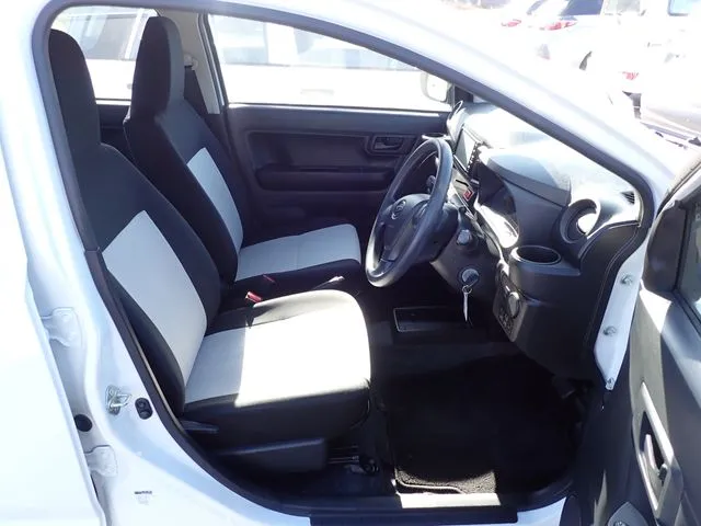 ダイハツ　ミラ　イース