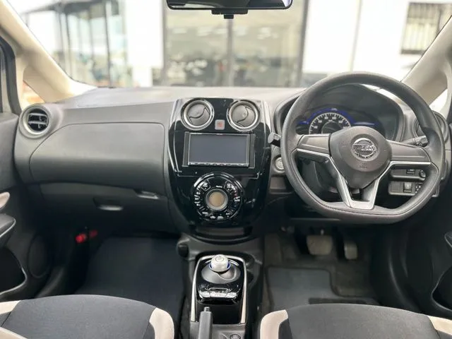 ノート（ニッサン）の車両写真
