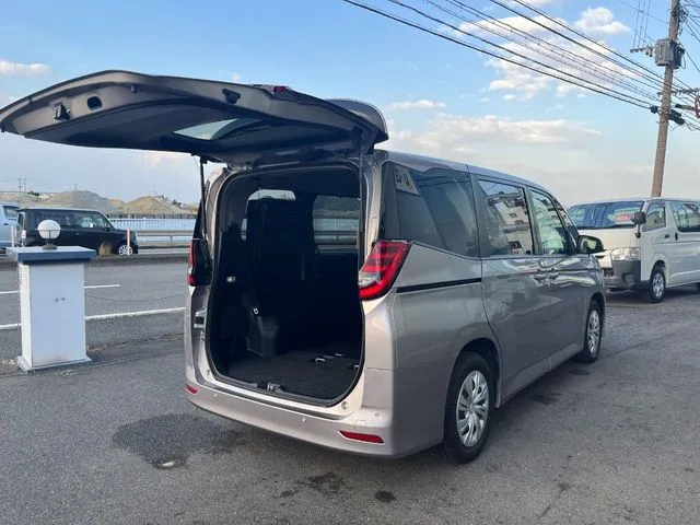 ノア（トヨタ）の車両写真