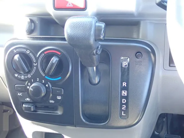 ＮＶ１００クリッパー（ニッサン）の車両写真