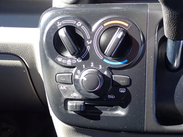 ＮＶ１００クリッパー（ニッサン）の車両写真