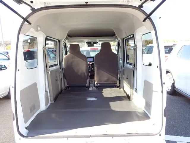 ＮＶ１００クリッパー（ニッサン）の車両写真