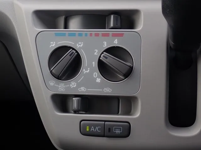 ミラ イース(ダイハツ)の車両写真