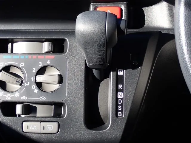 ミラ　イース（ダイハツ）の車両写真