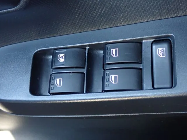 ミラ　イース（ダイハツ）の車両写真