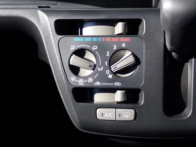 ミラ イース(ダイハツ)の車両写真