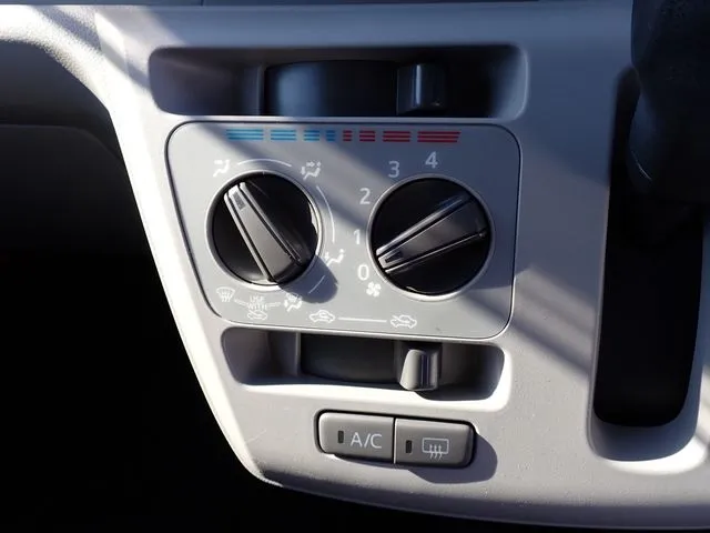 ミラ イース(ダイハツ)の車両写真