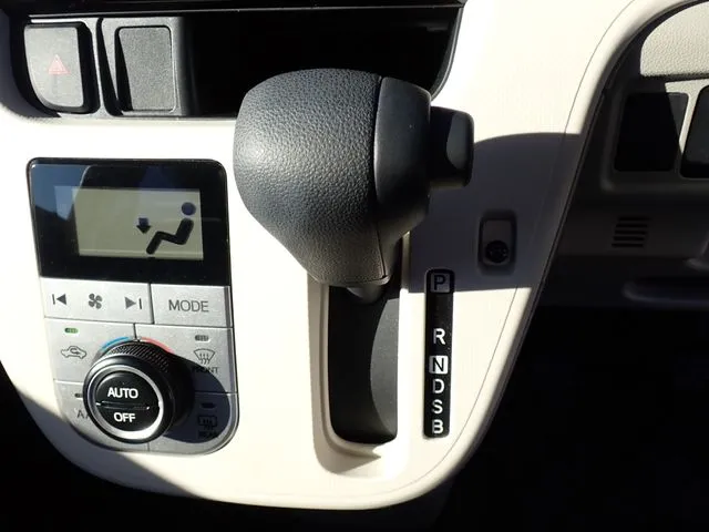 ムーヴ(ダイハツ)の車両写真