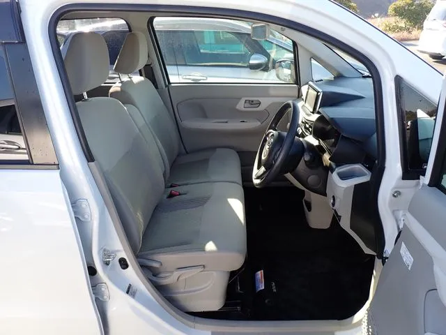 ムーヴ(ダイハツ)の車両写真