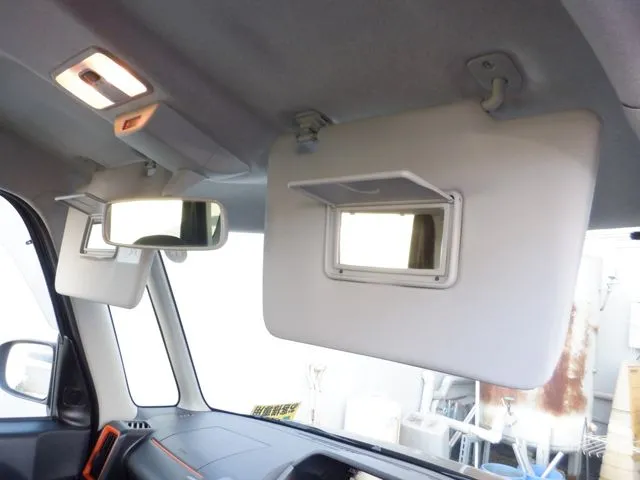 タント　ファンクロス（ダイハツ）の車両写真