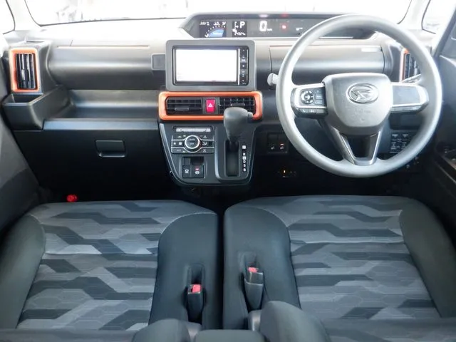 タント　ファンクロス（ダイハツ）の車両写真