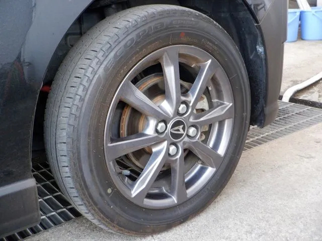 タント　ファンクロス（ダイハツ）の車両写真