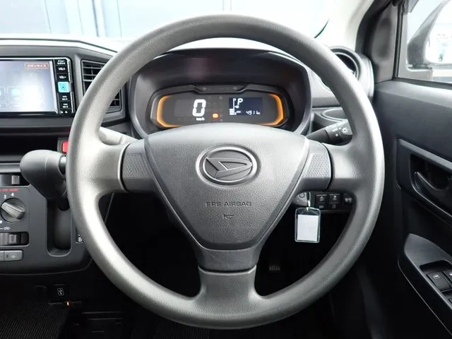 ミラ　イース（ダイハツ）の車両写真