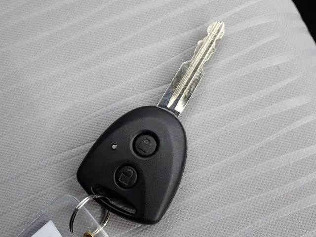 ミラ　イース（ダイハツ）の車両写真