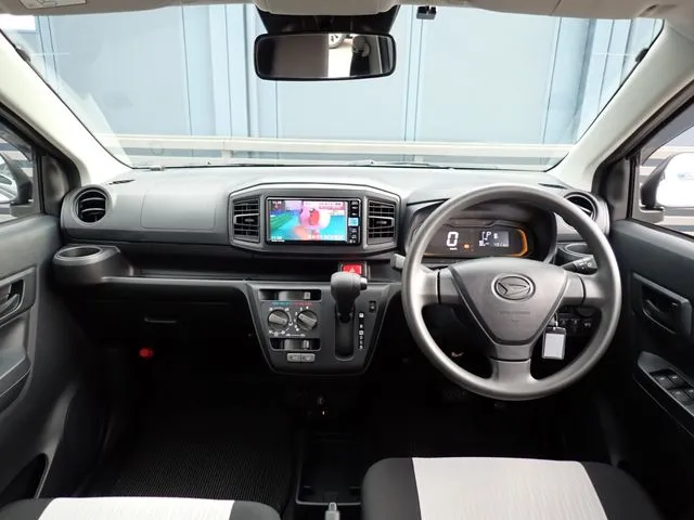 ミラ　イース（ダイハツ）の車両写真