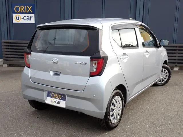 ミラ　イース（ダイハツ）の車両写真