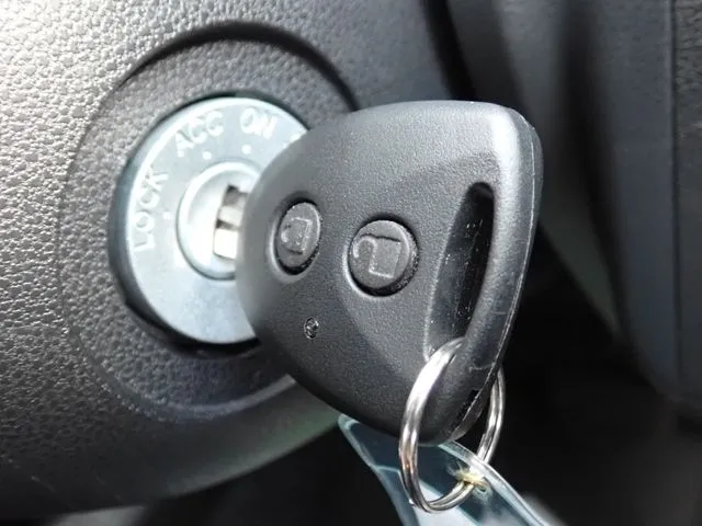 ミラ　イース（ダイハツ）の車両写真