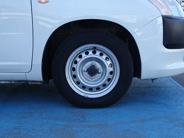 プロボックスバン 2WD(トヨタ)の車両写真