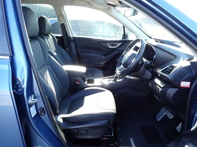 フォレスター（スバル）の車両写真