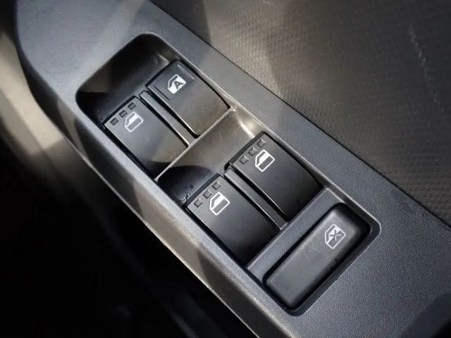 ミラ イース(ダイハツ)の車両写真