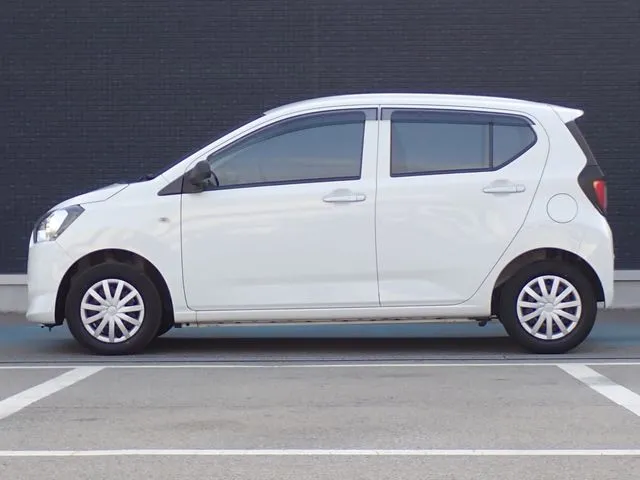 ミラ イース(ダイハツ)の車両写真