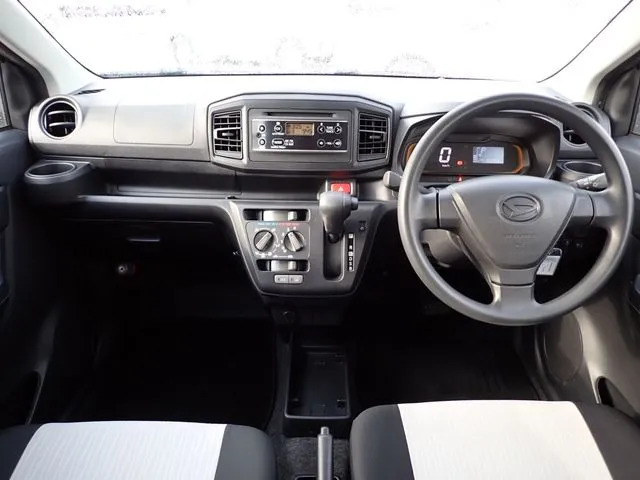 ミラ イース(ダイハツ)の車両写真