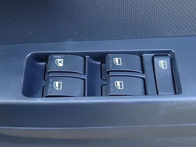 ダイハツ　ミラ　イース