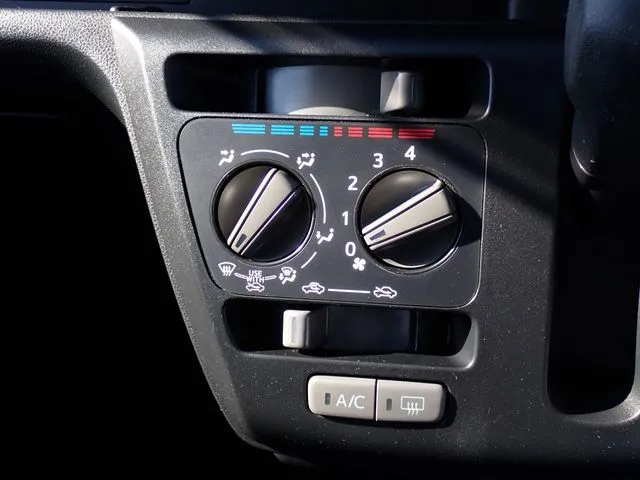 ダイハツ　ミラ　イース