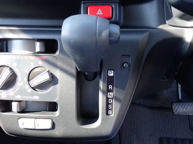 ダイハツ　ミラ　イース