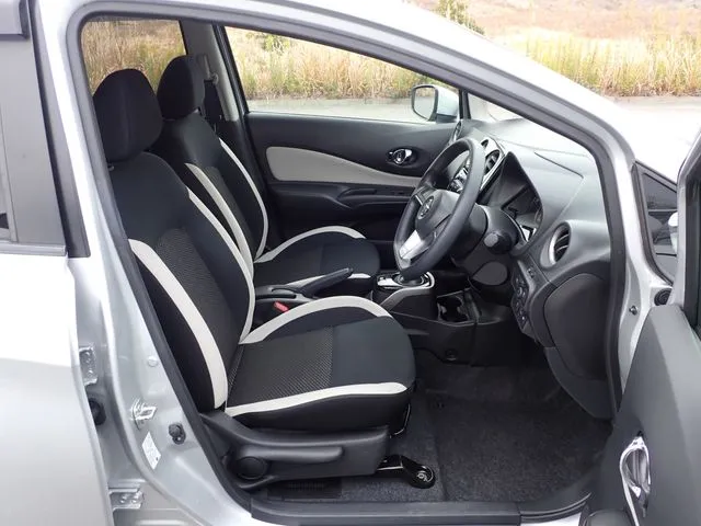 ノート（ニッサン）の車両写真