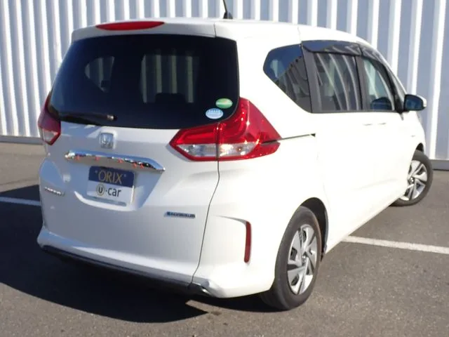 フリードプラス　ハイブリッド（ホンダ）の車両写真