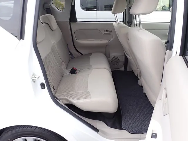 ムーヴ（ダイハツ）の車両写真