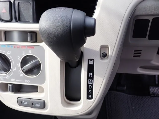 ムーヴ（ダイハツ）の車両写真