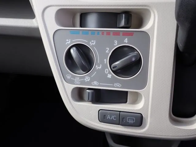 ムーヴ（ダイハツ）の車両写真