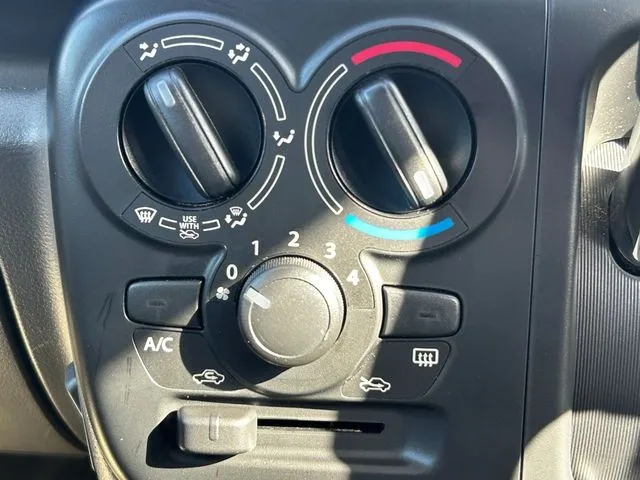 エブリイバン（スズキ）の車両写真