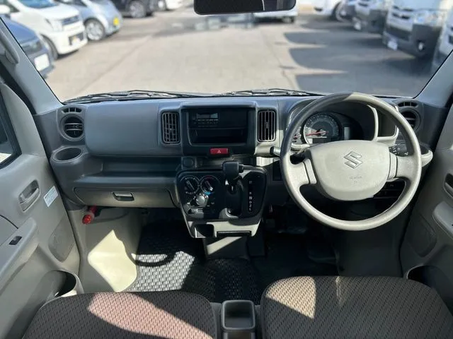 エブリイバン（スズキ）の車両写真