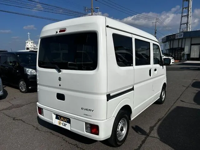 エブリイバン（スズキ）の車両写真