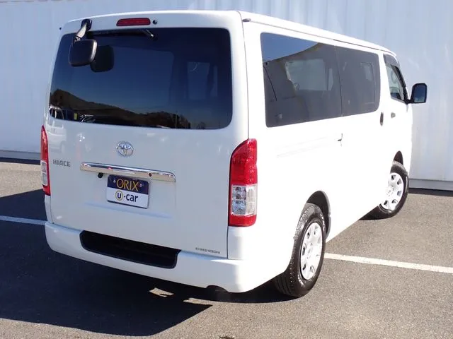 ハイエースバン　１．２５ｔ　２ＷＤ（トヨタ）の車両写真