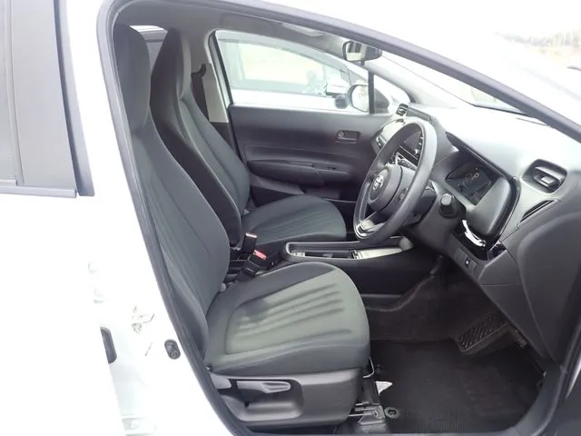 アクア（トヨタ）の車両写真