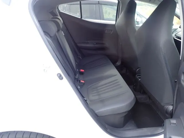 アクア（トヨタ）の車両写真