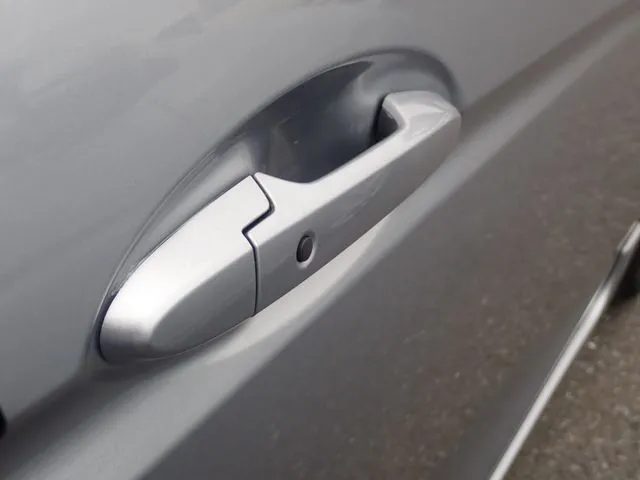 シャトル　ハイブリッド（ホンダ）の車両写真