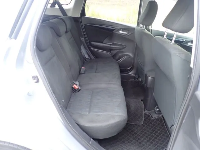 シャトル　ハイブリッド（ホンダ）の車両写真